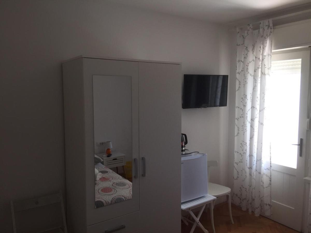 Apartman I Sobe Marijana Раб Екстериор снимка